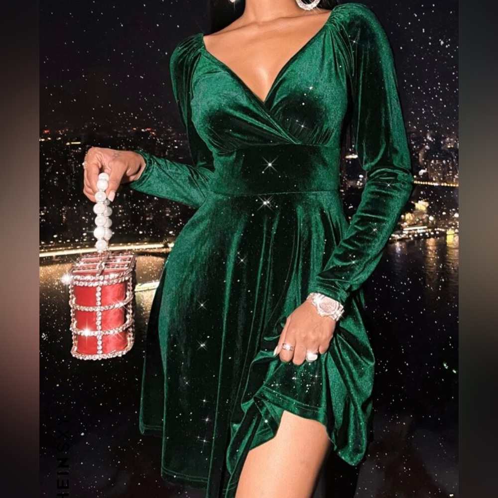 Size M dark green flowy, sparkly dress